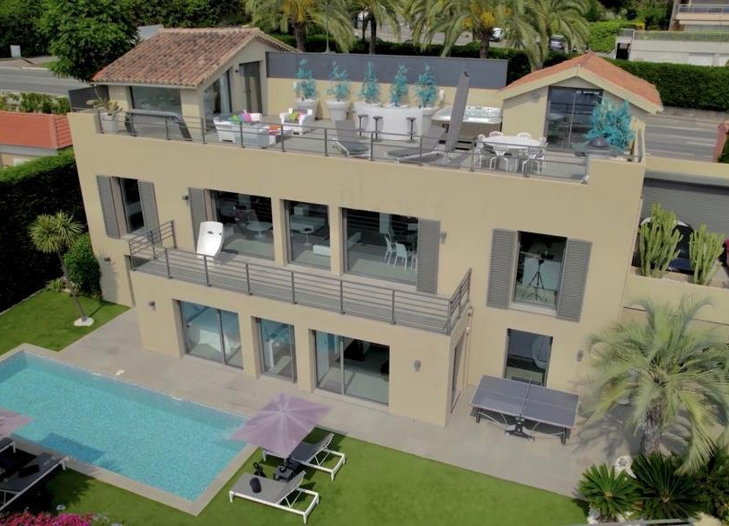 Villa 340 m2 avec piscine bord de mer - RFC46210223VV