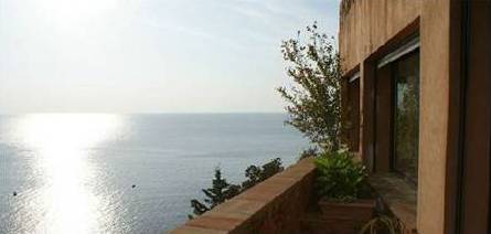 Louer une villa avec accès privé à la mer