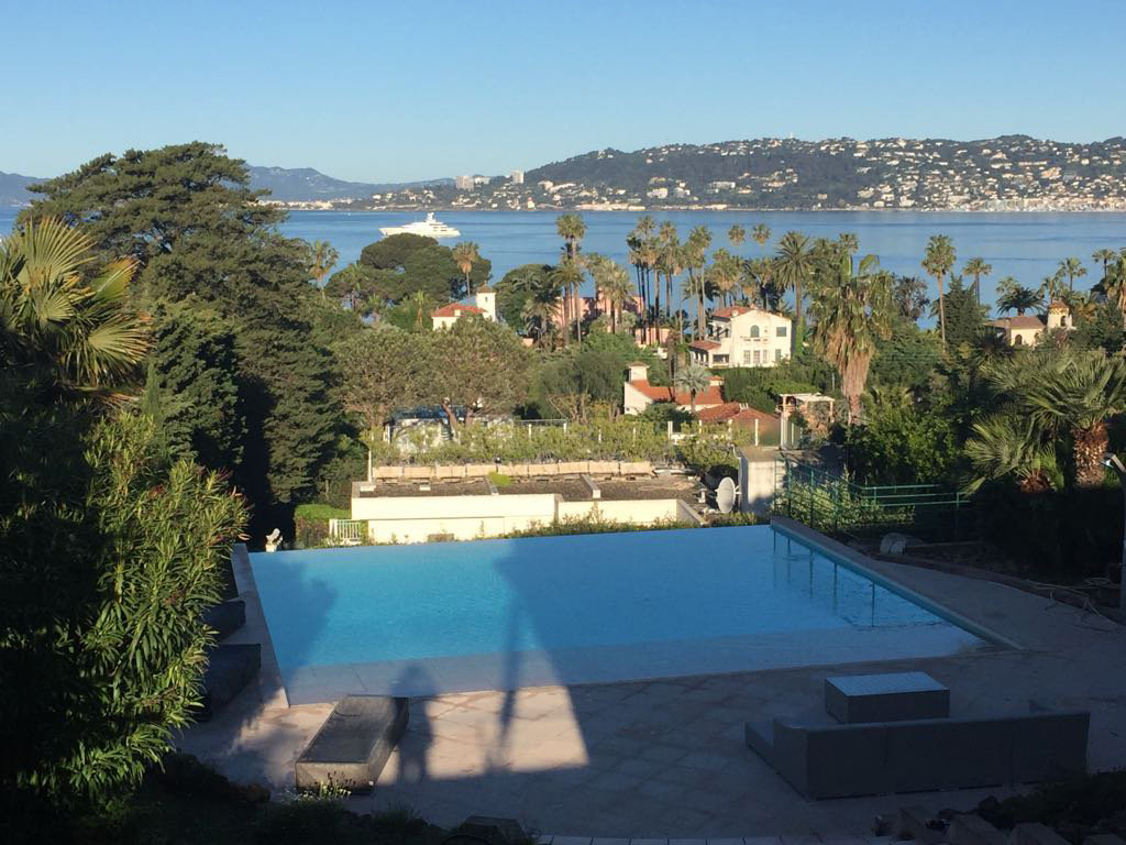 Nouvelle villa sur le côté ouest du Cap d'Antibes - RFC41250318VL