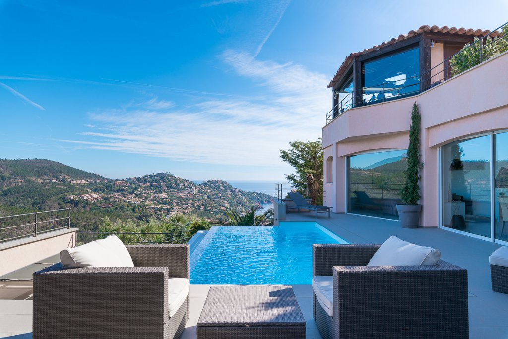 Villa sur les hauteurs du Trayas - RFC40871117VV