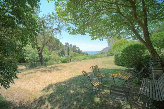 Vente d'un terrain étonnante pour la construction proche de Monaco